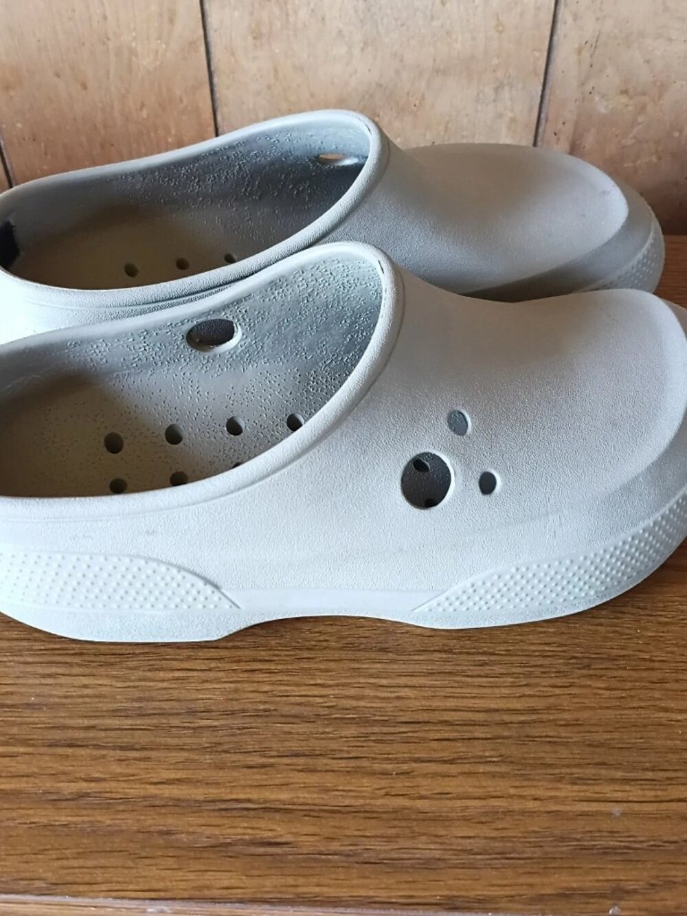 Crocs Classic Clogs Gray Women’s 8 Men’s 6 Slip On Comfort Shoes Lightweight EUC - Picture 3 of 6